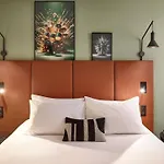 Ibis Centre 3*