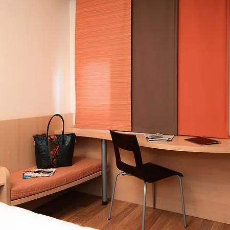 Hotel Ibis Port De Plaisance 3*