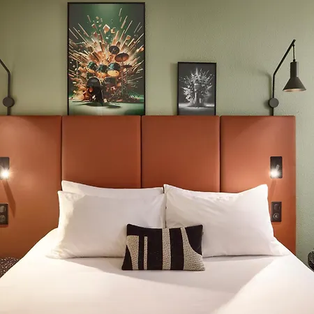 Ibis Port De Plaisance 3* Caen