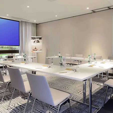 Ibis Port De Plaisance Hotel 3*