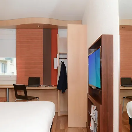 Ibis Port De Plaisance Hotel Caen