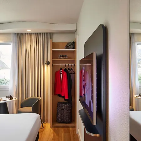 Hotel Ibis Port De Plaisance 3*