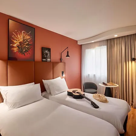 Hotel Ibis Port De Plaisance 3*