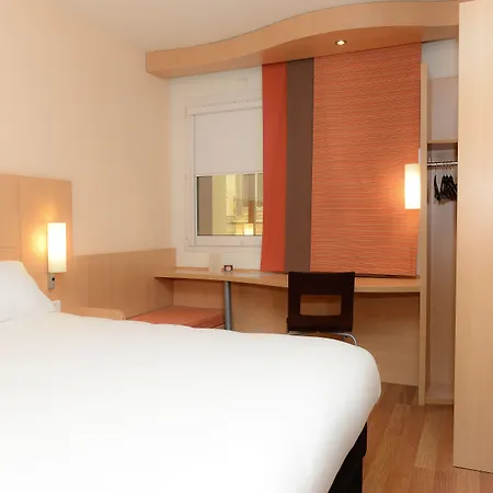 ホテル Ibis Centre 3*