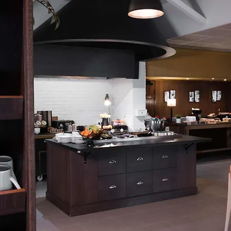 Hotel Ibis Centre 3*
