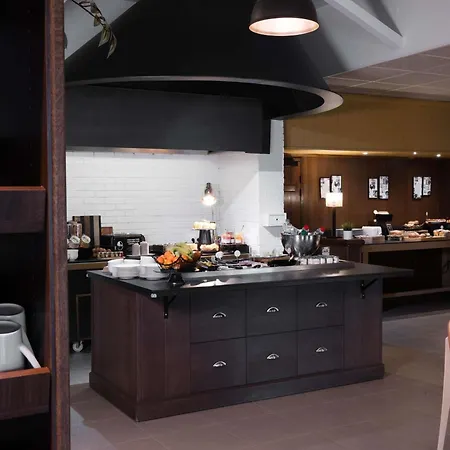 Hotel Ibis Centre 3*