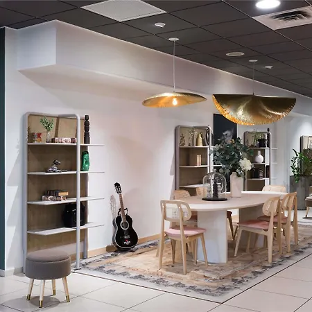 Ibis Centre Hotel 3*