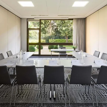 Ibis Centre Hotel