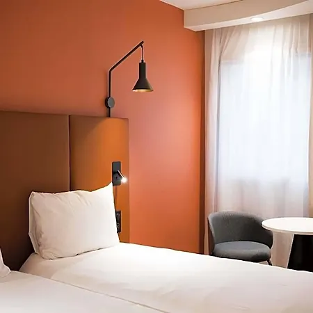 ホテル Ibis Centre カーン