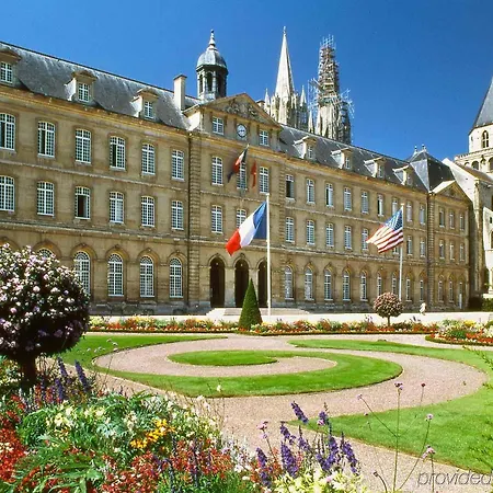 Ibis Port De Plaisance Hotel