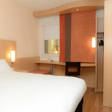 Hotel Ibis Port De Plaisance 3*