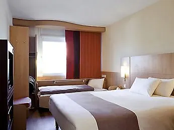 Hotel Ibis Centre 3*