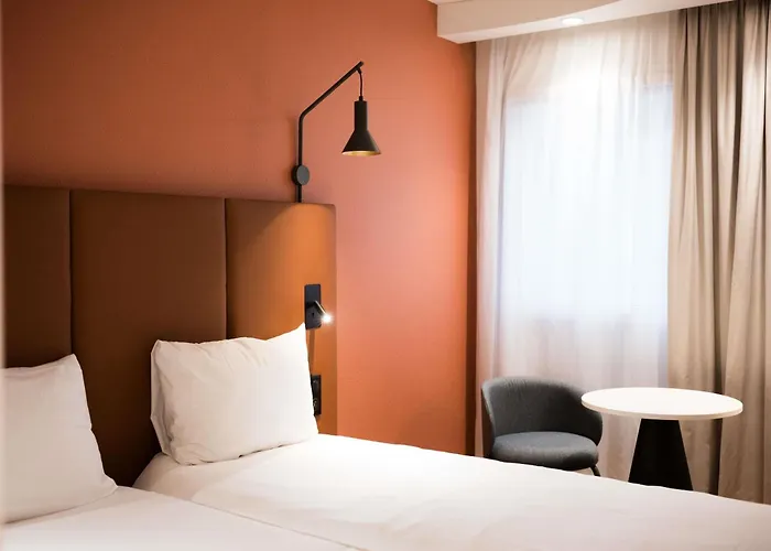 Ibis Centre Отель Кан